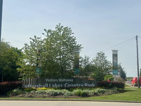 Indulgence Lakeside Lodge i3 with hot tub, private fishing peg situated at Tattershall Lakes Country Park House in Tattershall