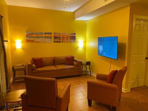 Five Elements Lodge B&B with Outdoor Spa Bed and Breakfast in Galiano Island