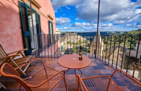 Balcony/Terrace, City view, Landmark view
