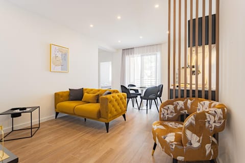 Living room, Seating area, Dining area