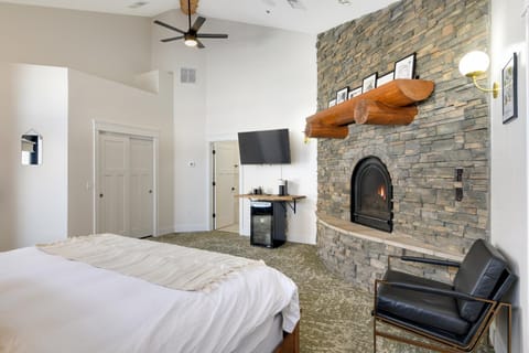 Balsam Lake Lodge Hotel in Balsam Lake