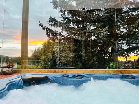 Natural landscape, Hot Tub