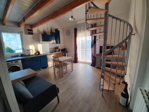Living room, Dining area