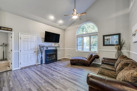 Serenity Point House in Lake Anna