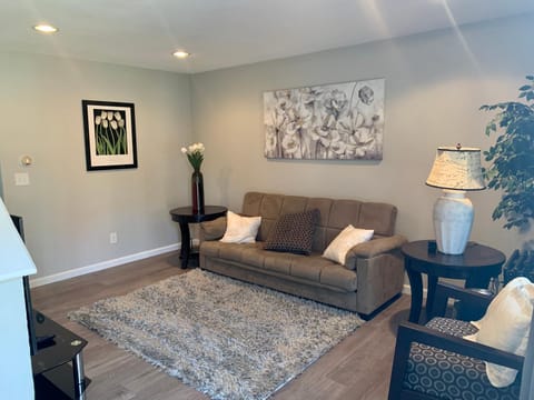 Your home close to Anshutz and DIA House in Aurora