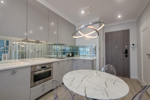 Kitchen or kitchenette, Dining area, dishwasher, oven, pet friendly, stove