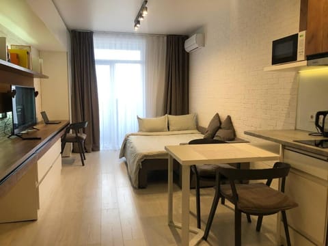 Bed, TV and multimedia, minibar