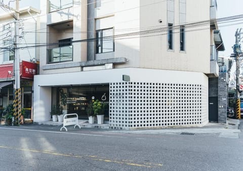 Property building, Balcony/Terrace, elevator