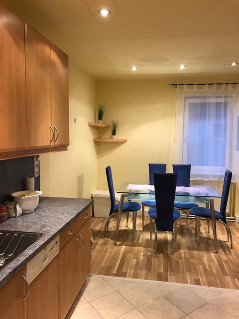 Dining area, kitchen