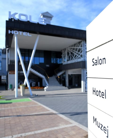 Property building, Facade/entrance, Day, Property logo or sign, Logo/Certificate/Sign, Text overlay, Street view