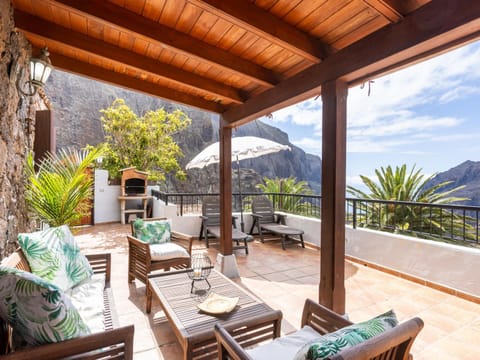 BBQ facilities, View (from property/room), Balcony/Terrace, Dining area, Mountain view, sunbed