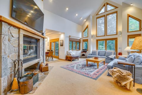 Spacious Dover Refuge about 5 Mi to Mount Snow! House in West Dover