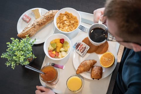 Breakfast, Breakfast