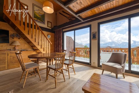 Balcony/Terrace, Dining area, Mountain view