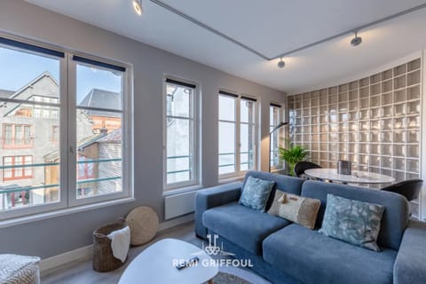 Les Armateurs Charming Gem in the City Center Private Parking 2 Guest Apartment in Honfleur