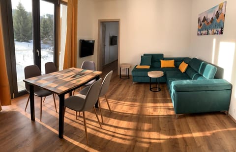 Living room, Mountain view
