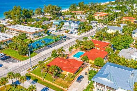 Beach Villa 1B Apartment in Holmes Beach