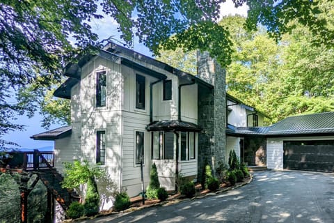 Cherrybrook House in Beech Mountain