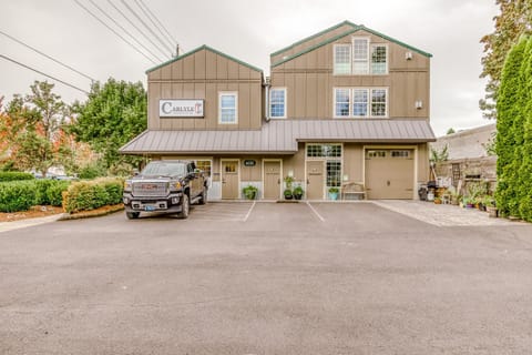 Cellar Suite Hotel in McMinnville