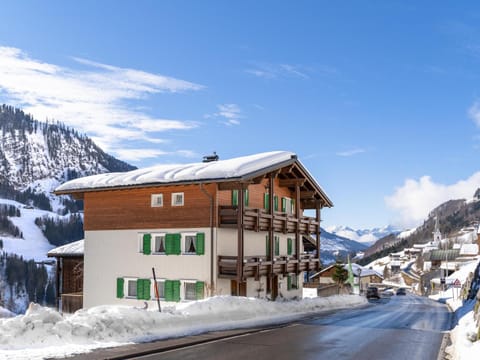 Property building, Winter