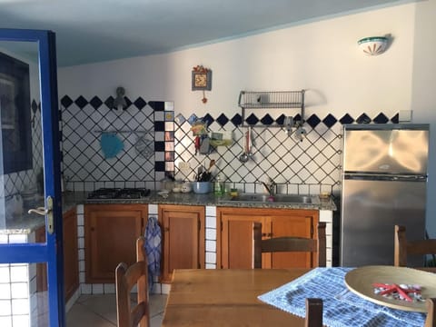 Kitchen or kitchenette, Dining area, Communal kitchen