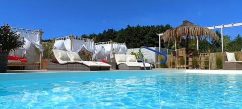 Pool view, Swimming pool, sunbed