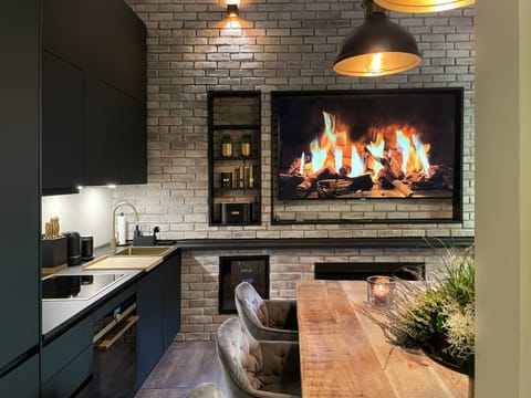 TV and multimedia, Seating area, kitchen
