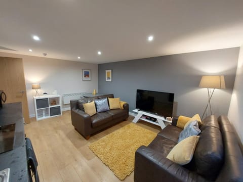 TV and multimedia, Living room, Lounge or bar, Seating area