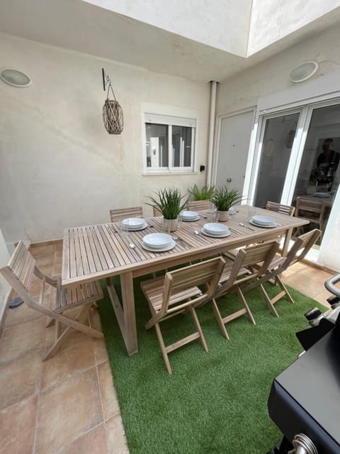 Patio, Dining area