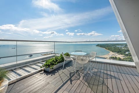 View (from property/room), Balcony/Terrace, Beach
