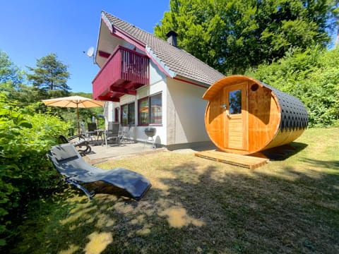 Property building, Garden, Sauna, Photo of the whole room, Decorative detail, Decorative detail