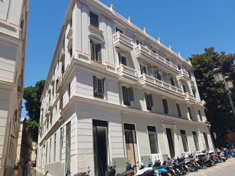 Property building, Neighbourhood