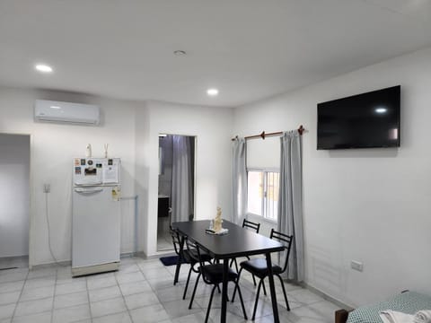 TV and multimedia, Seating area, Dining area, air conditioner