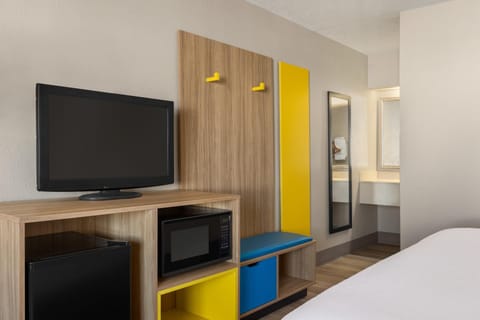 TV and multimedia, wardrobe