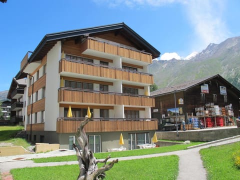 Appartementhaus Venetz SAAS107 ruhige Lage direkt an SKIBUSHALTESTELLE Apartment in Saas-Fee
