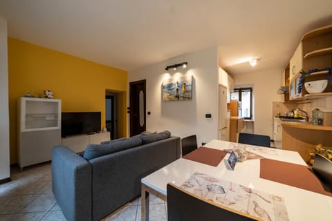 TV and multimedia, Kitchen or kitchenette, Living room, Seating area, Dining area, minibar, oven, pet friendly