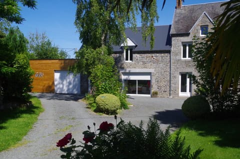 Facade/entrance, Garden