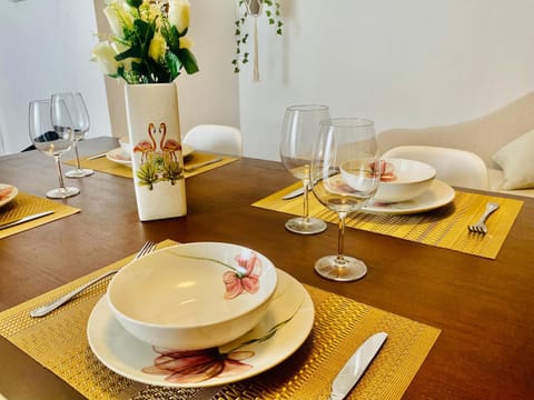 Dining area, Food