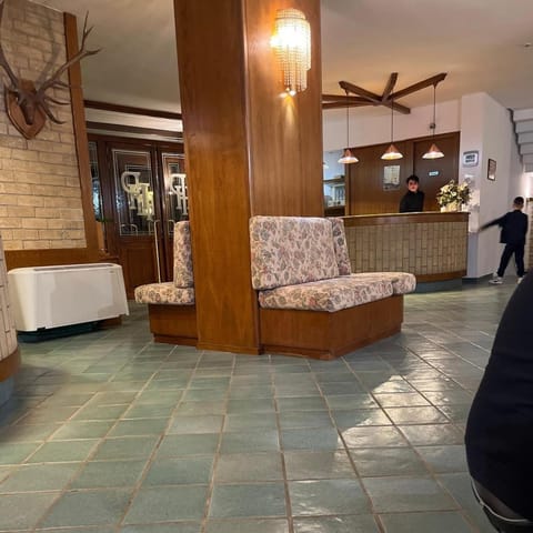 Staff, Lobby or reception, Decorative detail, Guests