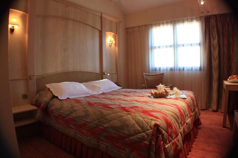 Photo of the whole room, On site