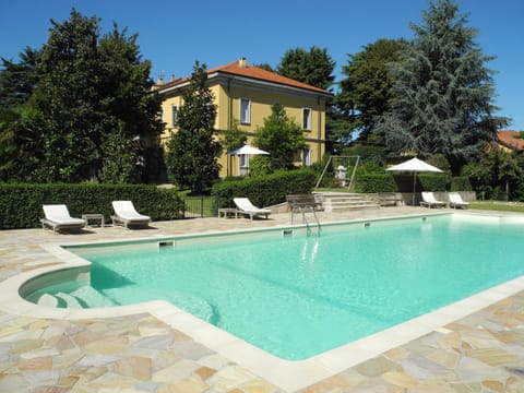 Property building, Property building, Day, Swimming pool, Swimming pool