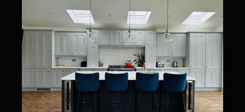 HAYFIELD COTTAGE spacious detached luxury home House in Selby