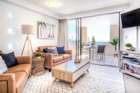 TV and multimedia, Living room, Seating area, Beach, Sea view