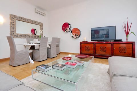 Living room, Seating area, Dining area