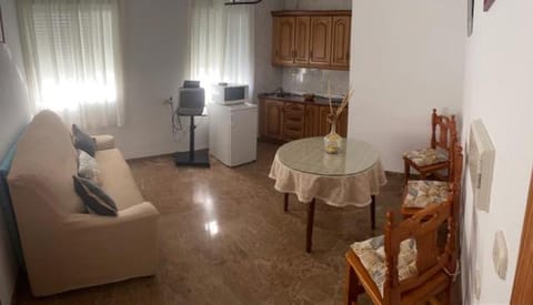 Property building, Kitchen or kitchenette, Living room, Dining area