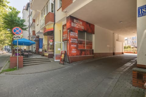 Property building, Neighbourhood