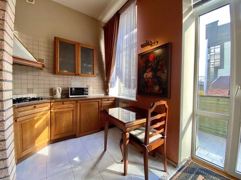 Dining area, Communal kitchen
