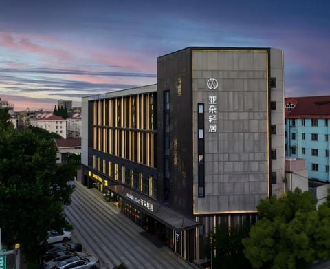 Property building, Location