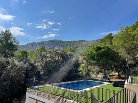 Nearby landmark, Day, Natural landscape, View (from property/room), Mountain view, Pool view, Swimming pool, Open Air Bath, internet, internet, internet, pet friendly, sunbed