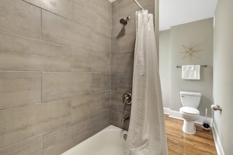 Recently Renovated Home in the Heart of Bellevue! home House in Bellevue